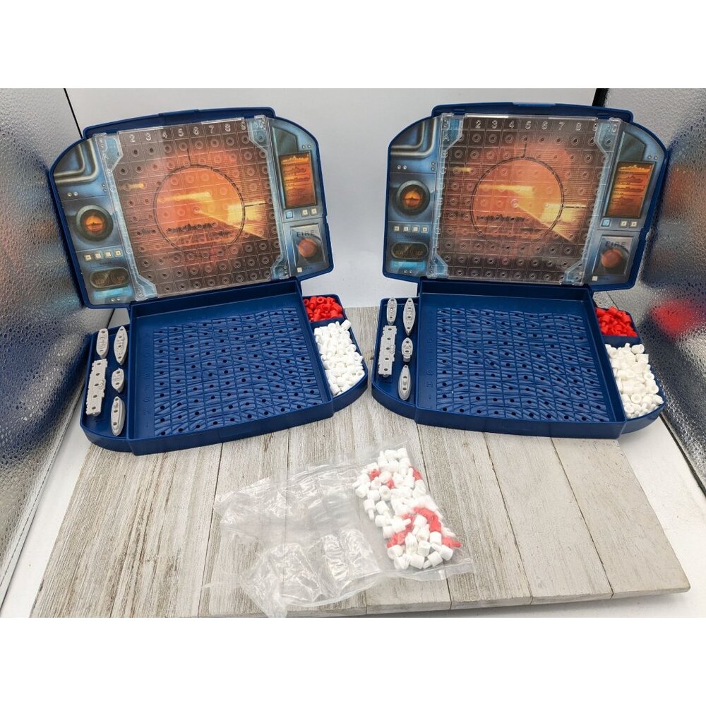 MB Battleship Game With Pegs & Ships Complete Two-Player Strategy Toy 1996